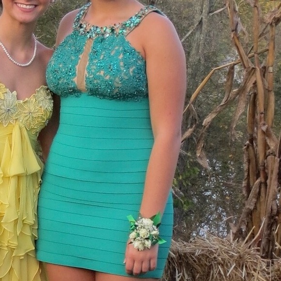 Sherri Hill Dresses & Skirts - Sherri Hill green formal cocktail dress